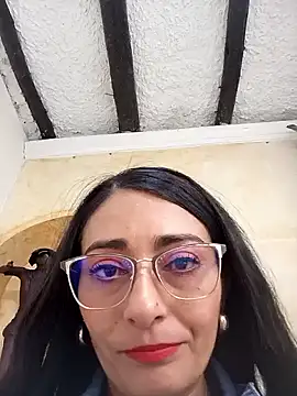 BELLA--26 online show from February 26, 6:00 pm