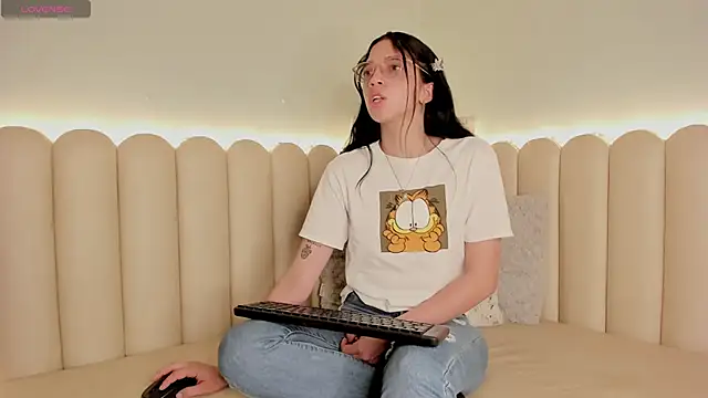 catalina rrosee online show from January 3, 7:29 pm