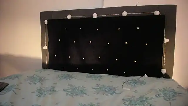 violetadumsper online show from April 1, 3:40 am