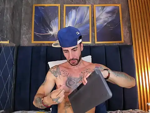 Lancelot Benwick online show from April 10, 8:46 pm