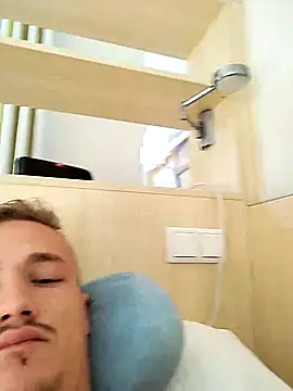 frankthefuck69 online show from October 21, 10:49 am