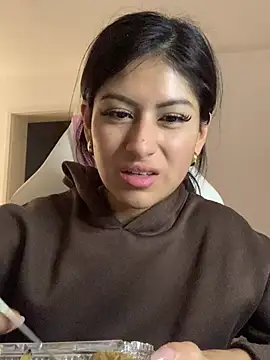 Snapshot of QueenFernanda chatting on February 11, 5:50 pm QueenFernanda online show from February 11, 5:50 pm