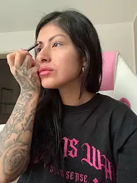 Snapshot of QueenFernanda chatting on February 15, 8:44 am QueenFernanda online show from February 15, 8:44 am