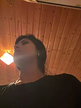 Snapshot of QueenFernanda chatting on February 17, 8:41 am QueenFernanda online show from February 17, 8:41 am