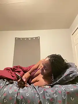 Snapshot of Yoshibaby2670 chatting on February 3, 4:46 am Yoshibaby2670 online show from February 3, 4:46 am