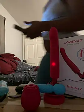 Snapshot of Yoshibaby2670 chatting on February 8, 4:25 am Yoshibaby2670 online show from February 8, 4:25 am