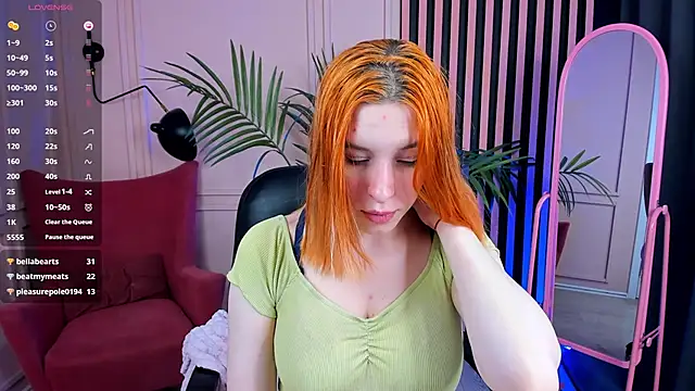 Snapshot of Mikka_Blush chatting on January 27, 12:22 am Mikka Blush online show from January 27, 12:22 am