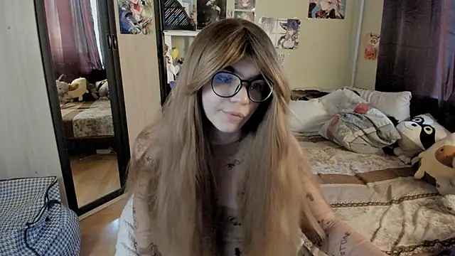 Snapshot of alexiamaleax chatting on May 14, 3:35 am alexiamaleax online show from May 14, 3:35 am