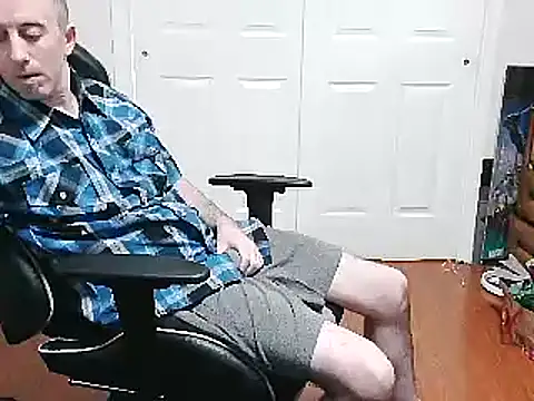 Snapshot of drummer9 chatting on January 1, 12:00 am drummer9 online show from January 1, 12:00 am