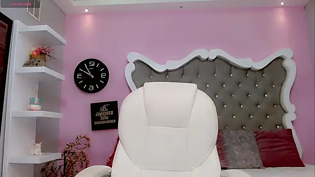 Diva Smith02 online show from January 25, 11:34 am