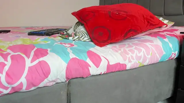 Snapshot of crazyangelita65 chatting on January 7, 9:03 pm crazyangelita65 online show from January 7, 9:03 pm