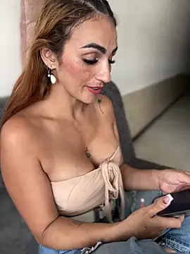 Snapshot of Samantha_bigboobs chatting on March 1, 9:15 pm Samantha bigboobs online show from March 1, 9:15 pm