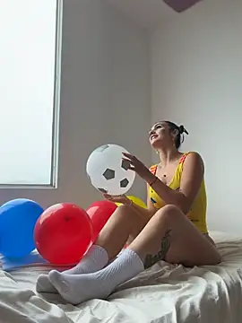 Snapshot of Samantha_bigboobs chatting on July 7, 4:44 pm Samantha bigboobs online show from July 7, 4:44 pm