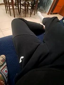 twooloverss online show from December 14, 8:02 pm