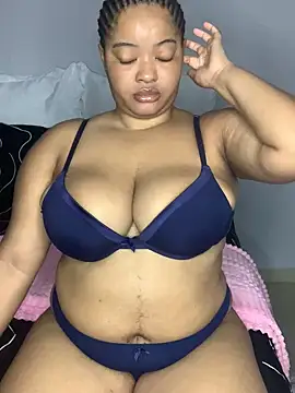 Snapshot of sexytinashe21 chatting on October 16, 7:37 pm sexytinashe21 online show from October 16, 7:37 pm