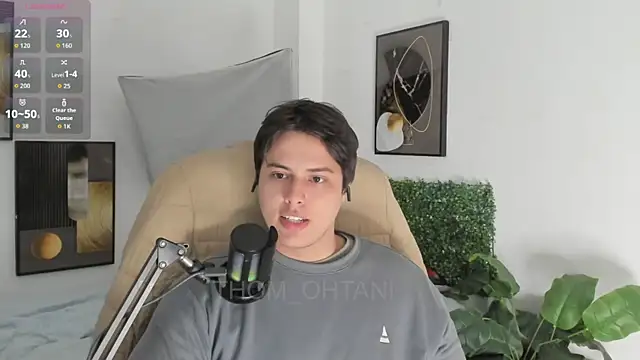 Snapshot of Thom_Ohtani chatting on April 18, 7:07 pm Thom Ohtani online show from April 18, 7:07 pm