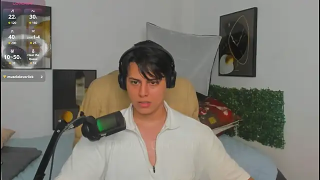 Snapshot of Thom_Ohtani chatting on May 16, 12:07 am Thom Ohtani online show from May 16, 12:07 am