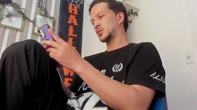 Oliverssmith online show from October 30, 11:38 pm