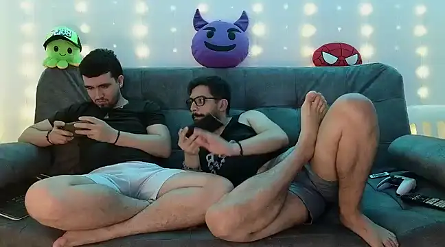 Snapshot of ErickBrant chatting on January 30, 3:33 am ErickBrant online show from January 30, 3:33 am