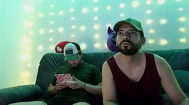 Snapshot of ErickBrant chatting on February 6, 4:10 am ErickBrant online show from February 6, 4:10 am