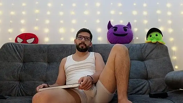 Snapshot of ErickBrant chatting on March 1, 11:37 pm ErickBrant online show from March 1, 11:37 pm