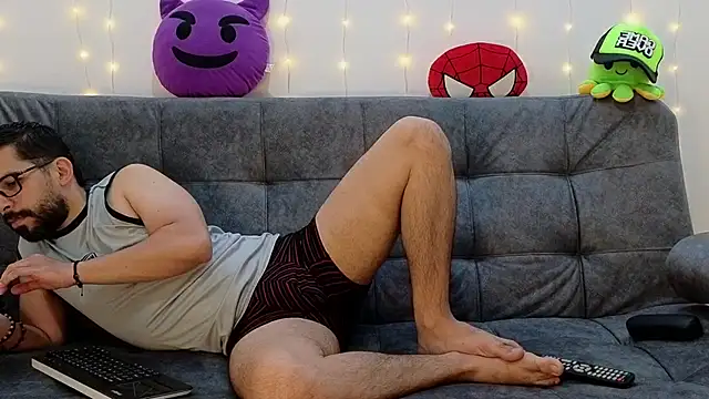 Snapshot of ErickBrant chatting on March 6, 9:20 pm ErickBrant online show from March 6, 9:20 pm