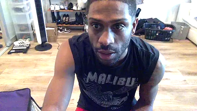 Snapshot of mileshighclub420 chatting on February 11, 10:39 pm mileshighclub420 online show from February 11, 10:39 pm