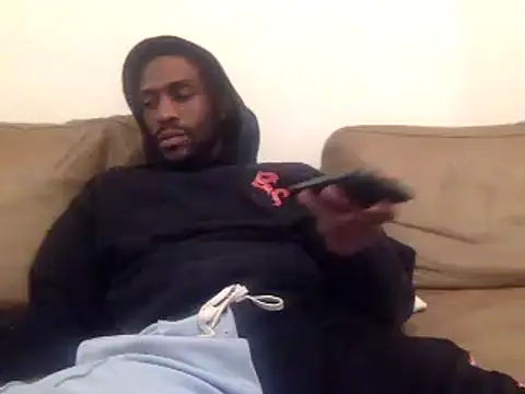 Snapshot of mileshighclub420 chatting on March 20, 10:18 pm mileshighclub420 online show from March 20, 10:18 pm