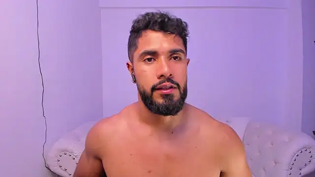 Santiago huntt online show from December 17, 12:45 am