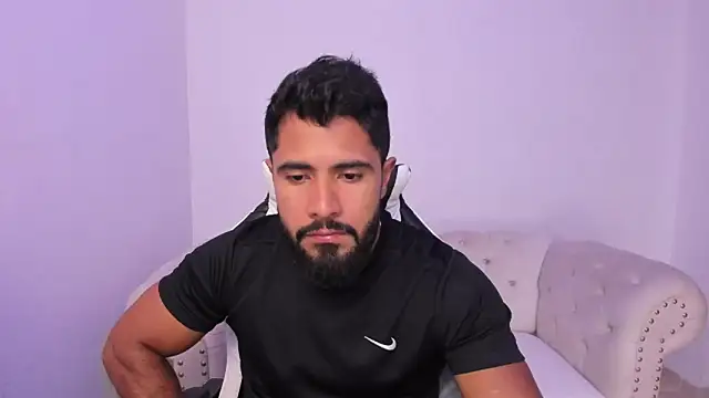 Santiago huntt online show from February 9, 8:35 pm