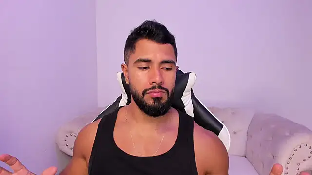 Santiago huntt online show from February 25, 7:45 pm