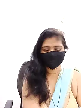 Lucky-Deepthi online show from April 19, 10:45 pm