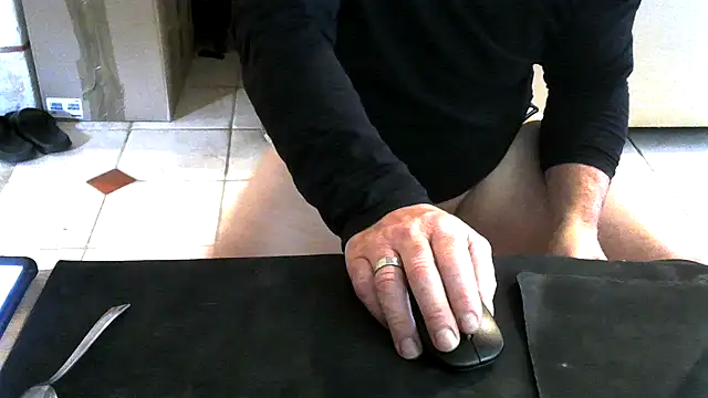 Snapshot of aigledauphin chatting on October 9, 11:08 am aigledauphin online show from October 9, 11:08 am