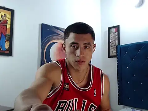 Snapshot of Cris_steban1 chatting on February 15, 5:48 am Cris steban1 online show from February 15, 5:48 am