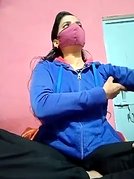 Snapshot of Pooja_cut chatting on February 6, 12:05 pm Pooja cut online show from February 6, 12:05 pm