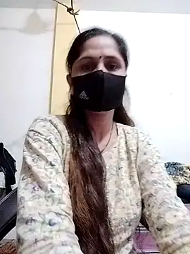 Snapshot of priyancyfun chatting on February 11, 1:20 am priyancyfun online show from February 11, 1:20 am