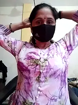 Snapshot of priyancyfun chatting on February 11, 8:58 am priyancyfun online show from February 11, 8:58 am