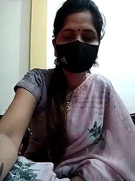 Snapshot of priyancyfun chatting on February 15, 1:42 am priyancyfun online show from February 15, 1:42 am