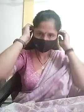 Snapshot of priyancyfun chatting on February 19, 8:44 am priyancyfun online show from February 19, 8:44 am