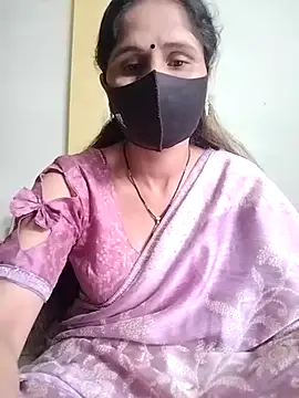 Snapshot of priyancyfun chatting on March 2, 5:33 am priyancyfun online show from March 2, 5:33 am