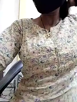 Snapshot of priyancyfun chatting on March 5, 12:49 am priyancyfun online show from March 5, 12:49 am