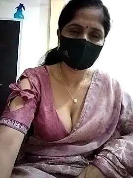 Snapshot of priyancyfun chatting on October 14, 1:50 am priyancyfun online show from October 14, 1:50 am