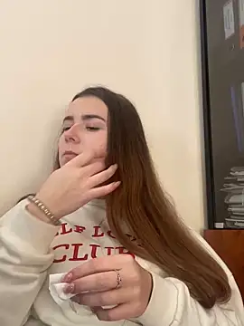 mewKate online show from February 10, 2:05 pm