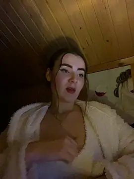 mewKate online show from March 1, 10:01 pm