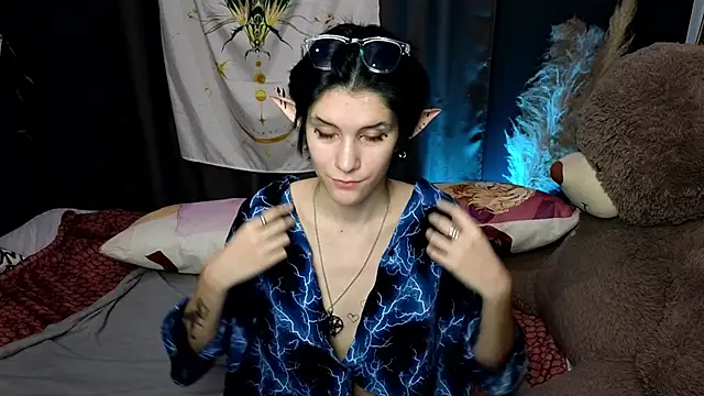 Snapshot of Hyeon_Jin chatting on January 14, 12:00 am Hyeon Jin online show from January 14, 12:00 am