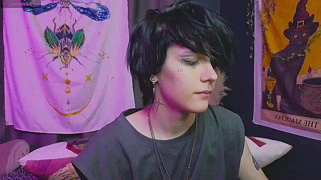 Snapshot of Hyeon_Jin chatting on January 21, 7:39 pm Hyeon Jin online show from January 21, 7:39 pm