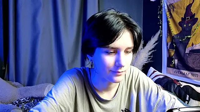 Snapshot of Hyeon_Jin chatting on February 9, 11:46 pm Hyeon Jin online show from February 9, 11:46 pm