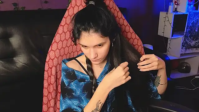 Snapshot of Hyeon_Jin chatting on February 13, 4:43 am Hyeon Jin online show from February 13, 4:43 am