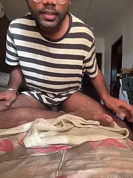 Snapshot of bottomssr chatting on December 23, 3:26 am bottomssr online show from December 23, 3:26 am