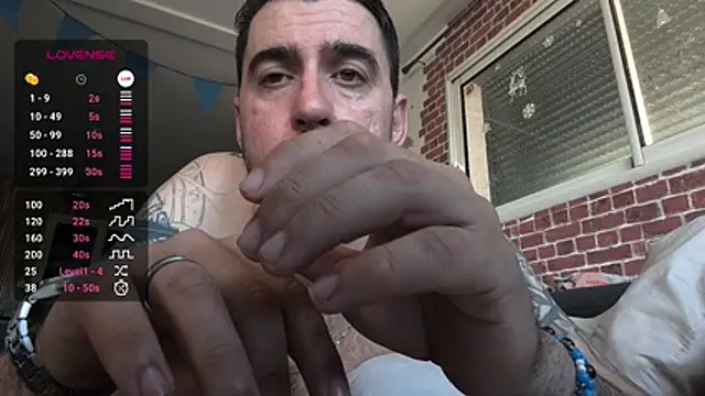 Snapshot of thefrenchkiss25 chatting on April 7, 5:02 pm thefrenchkiss25 online show from April 7, 5:02 pm